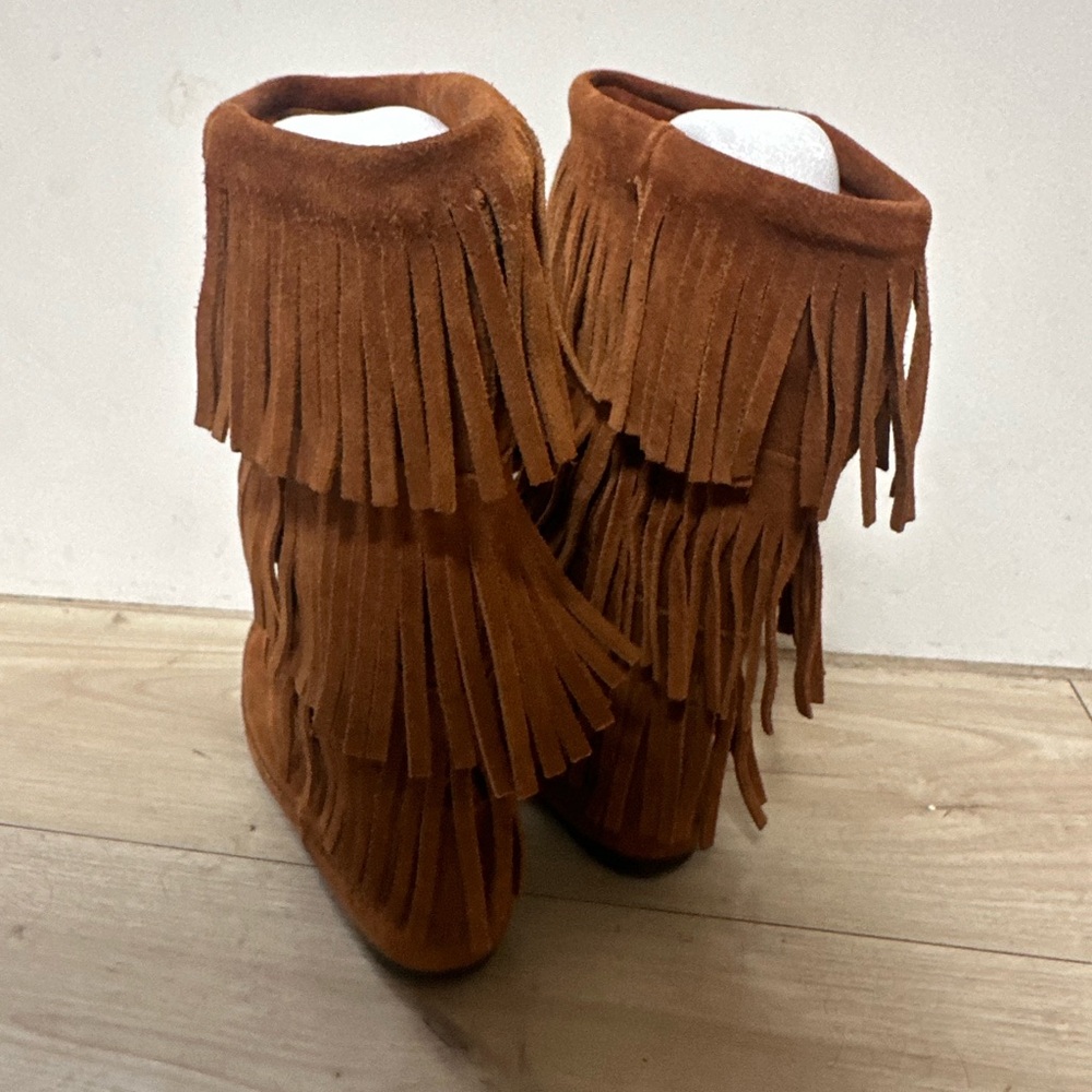 3-Layer Fringe Boot - Picture 6 of 9